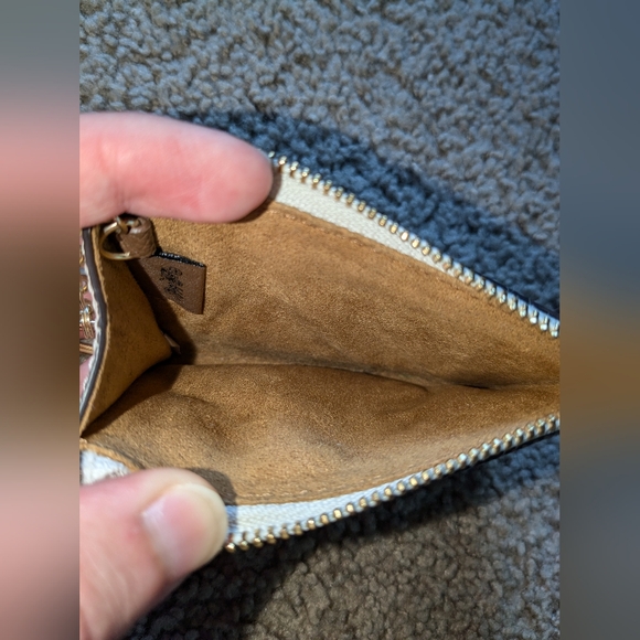 Coach Wallet in Cream Color with Gold Details - Picture 3 of 11